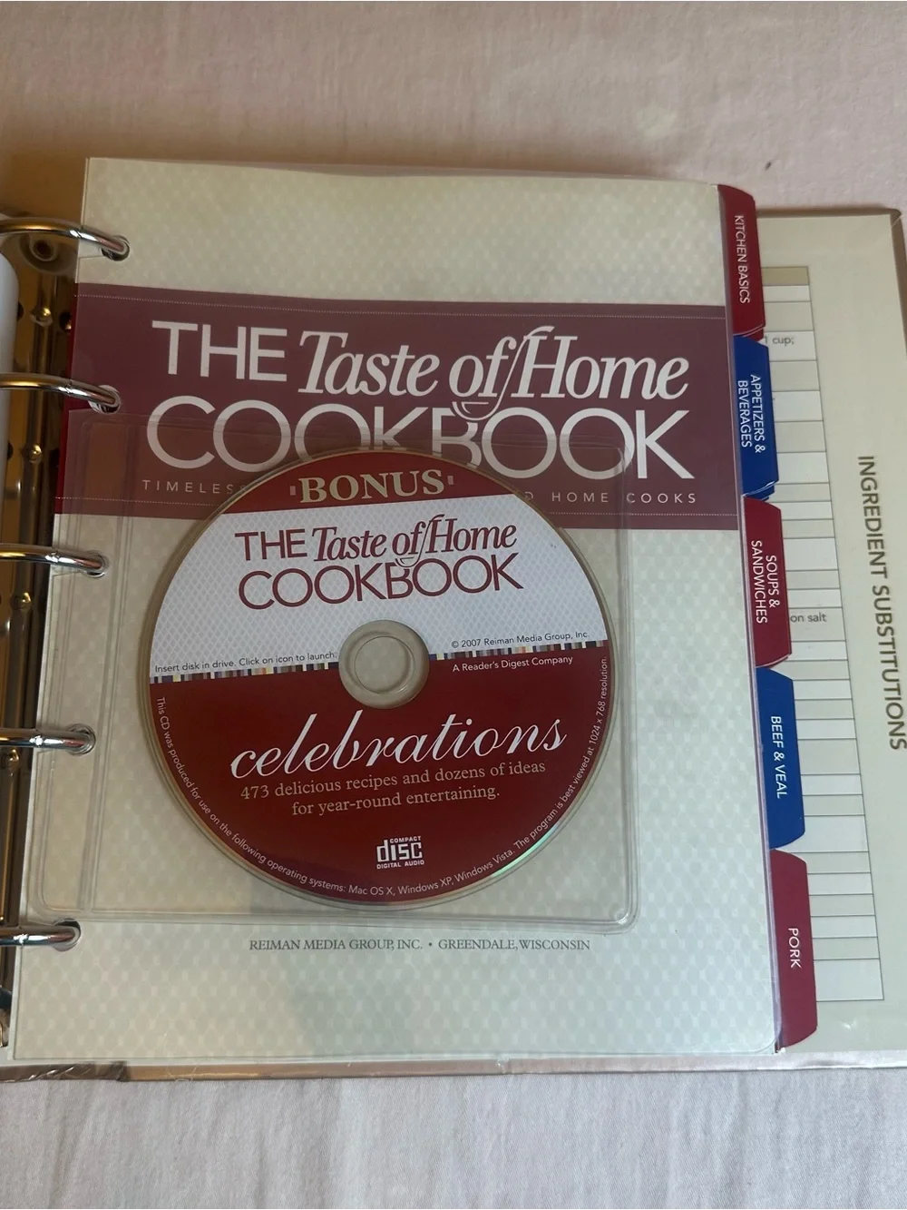 The Taste of Home Cookbook Timeless Recipes 5 Ring Binder w/CD Nice Variety